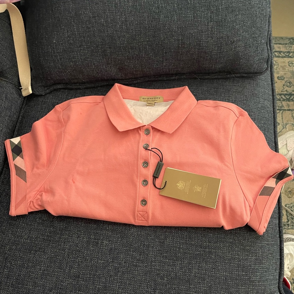 Burberry polo t shirt color pink L